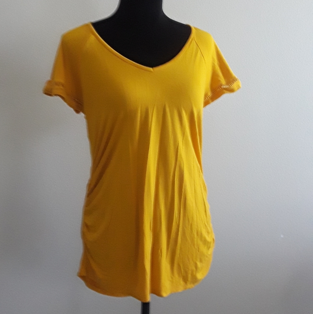 A Glow Yellow V neck Maternity Top Size Medium